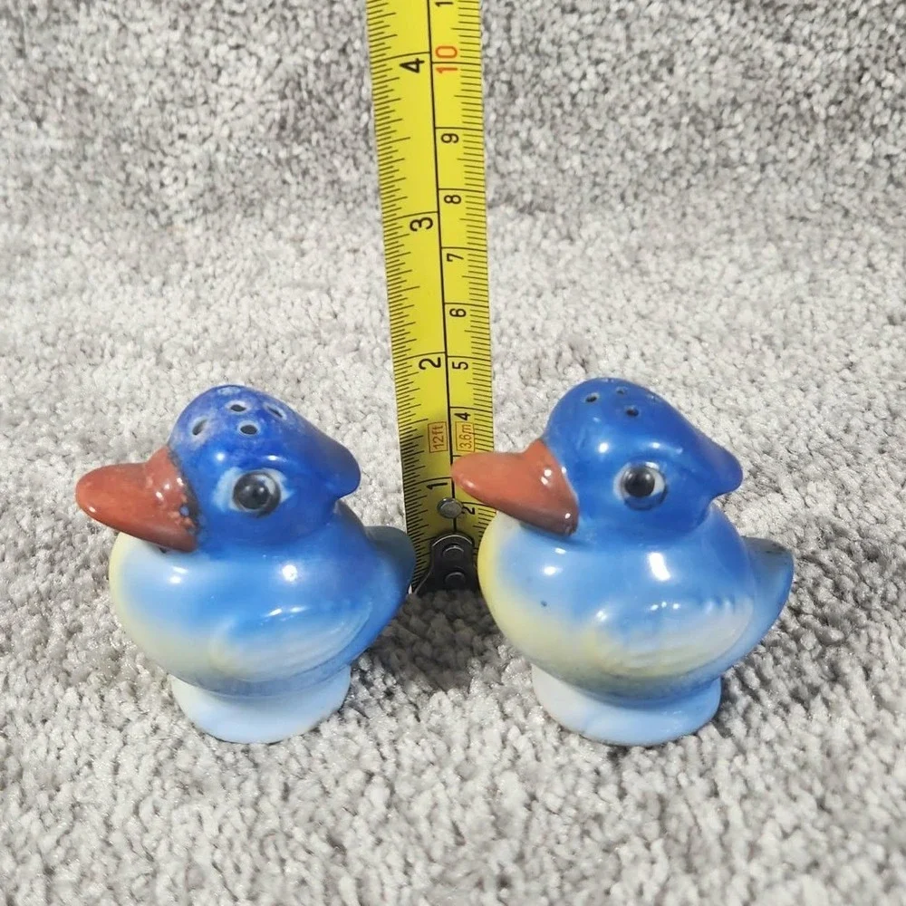 Blue Bird Salt and Pepper Shakers Ceramic Vintage Style Set‎